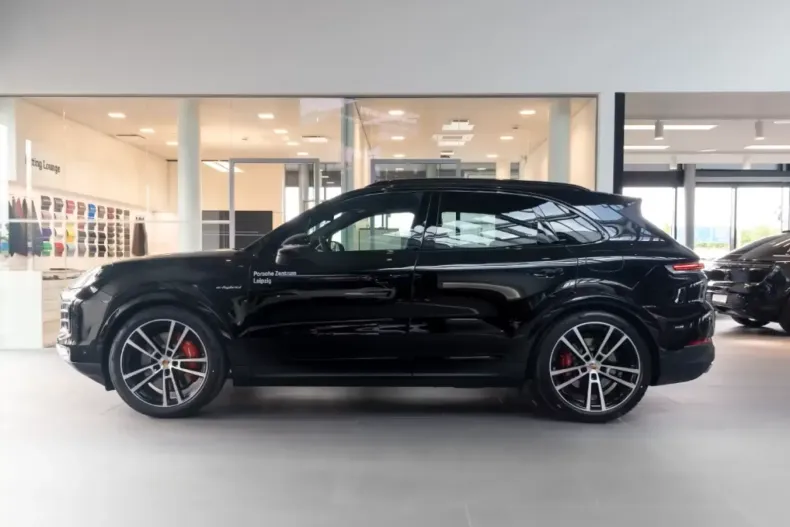 Porsche Cayenne din 2025 cu 7.900 km - oferta POR113577 - foto 2