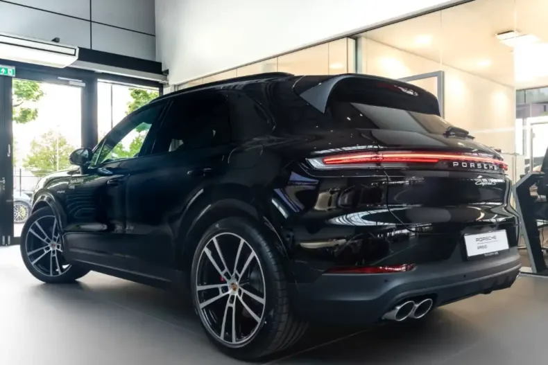 Porsche Cayenne din 2025 cu 7.900 km - oferta POR113577 - foto 3