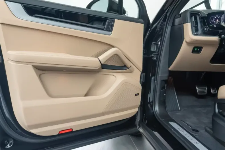 Porsche Cayenne din 2025 cu 7.900 km - oferta POR113577 - foto 14