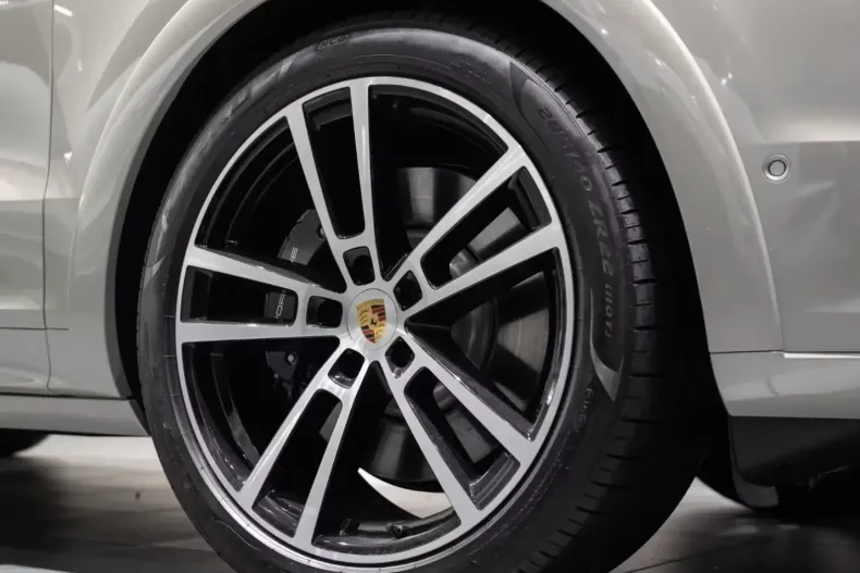 Porsche Cayenne din 2025 cu 9.900 km - oferta POR113580 - foto 8