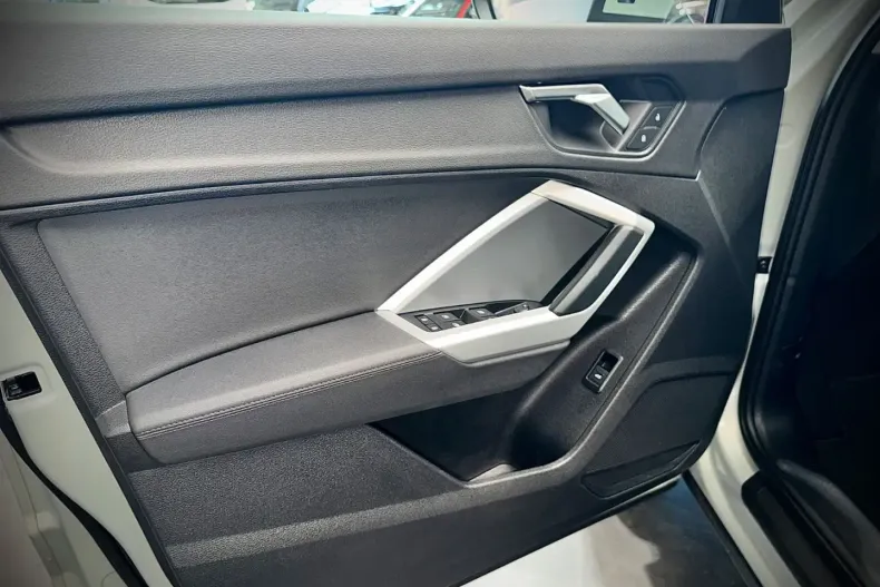 Audi Q3 din 2021 cu 88.333 km - oferta AUD113596 - foto 9