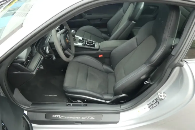 Porsche 911 din 2023 cu 3.000 km - oferta POR113613 - foto 10