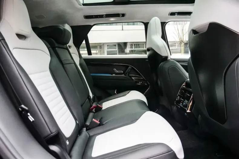 Land Rover Range Rover Sport din 2024 cu 5.162 km - oferta LAN113626 - foto 3