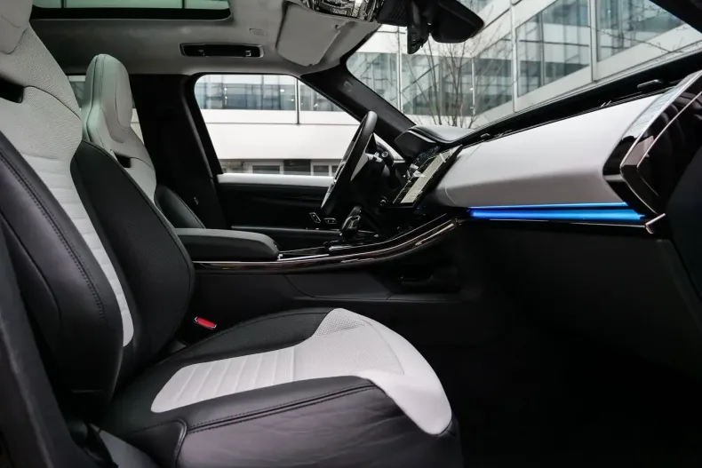 Land Rover Range Rover Sport din 2024 cu 5.162 km - oferta LAN113626 - foto 4