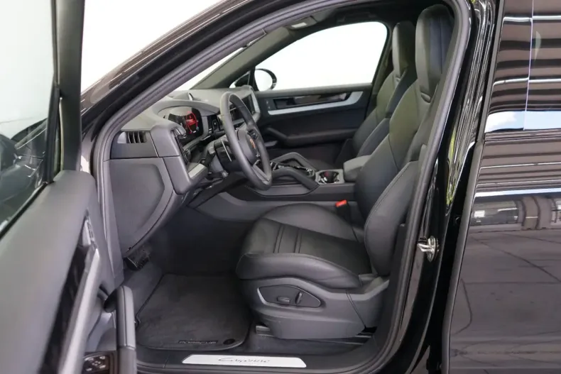 Porsche Cayenne din 2025 cu 9.300 km - oferta POR113631 - foto 24