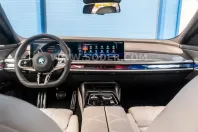 BMW M760 din 2025 cu 4.000 km - oferta BMW113640 - foto 2