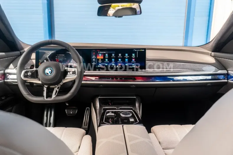 BMW M760 din 2025 cu 4.000 km - oferta BMW113640 - foto 2