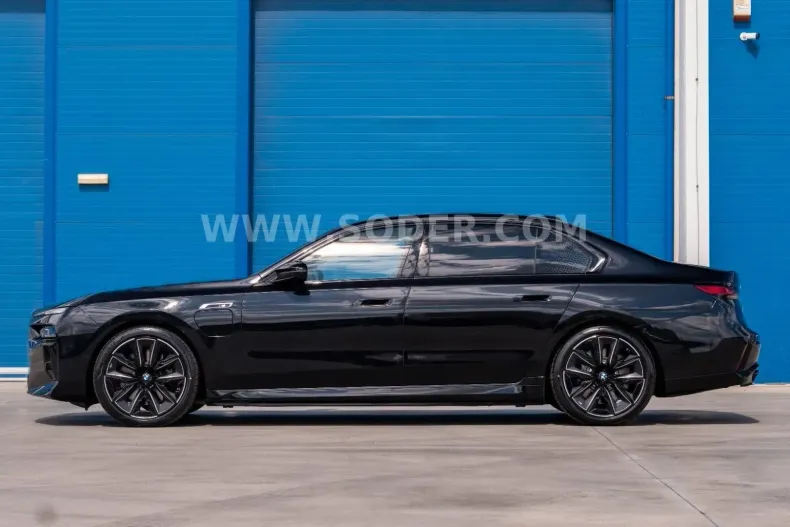 BMW M760 din 2025 cu 4.000 km - oferta BMW113640 - foto 6