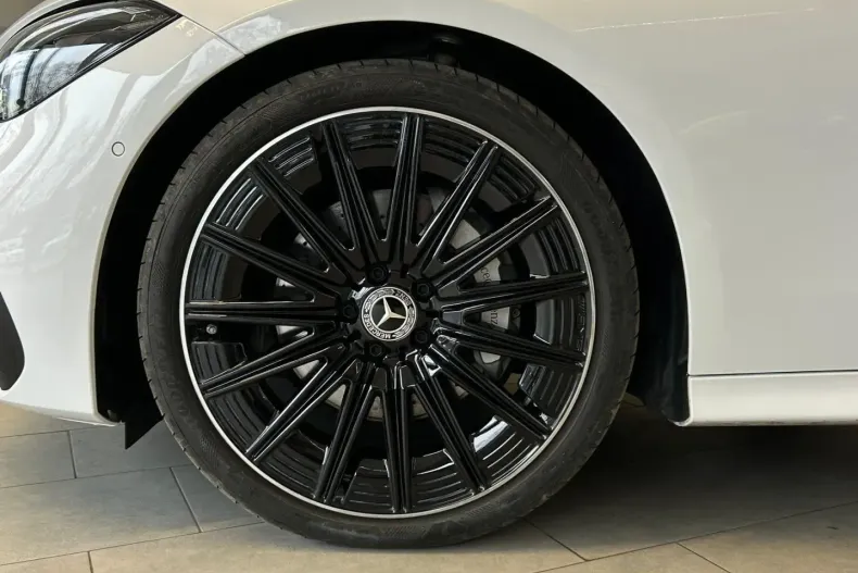 Mercedes-Benz CLE 300 din 2024 cu 10.400 km - oferta MER113642 - foto 6