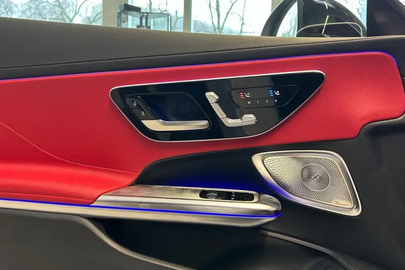 Mercedes-Benz CLE 300 din 2024 cu 10.400 km - oferta MER113642 - foto 12