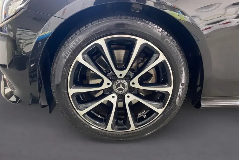 Mercedes-Benz E 200 din 2020 cu 60.550 km - oferta MER113650 - foto 10