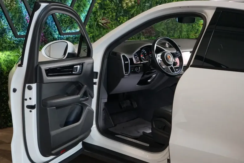 Porsche Cayenne din 2022 cu 30.760 km - oferta POR113656 - foto 8