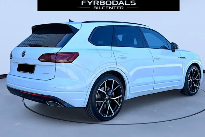 Volkswagen Touareg din 2021 cu 83.000 km - oferta VOL113660 - foto 2