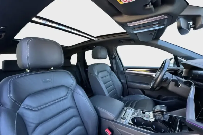 Volkswagen Touareg din 2021 cu 83.000 km - oferta VOL113660 - foto 31