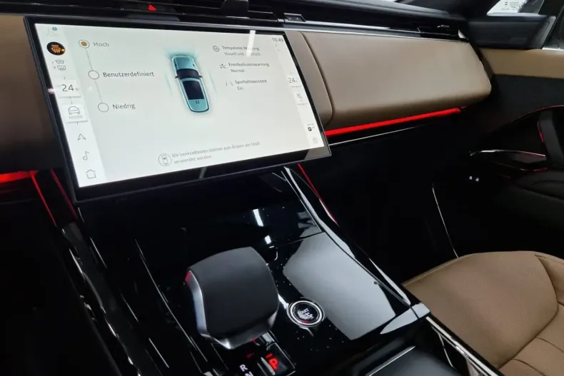 Land Rover Range Rover Sport din 2025 cu 10 km - oferta LAN113670 - foto 2