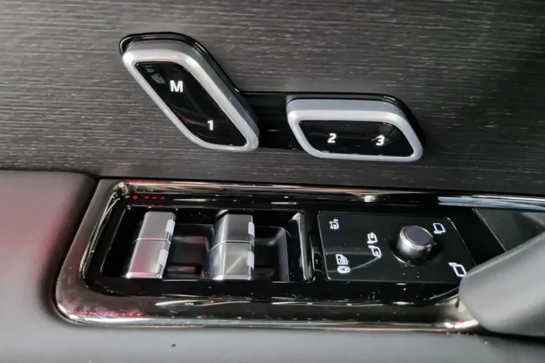 Land Rover Range Rover Sport din 2025 cu 10 km - oferta LAN113670 - foto 15