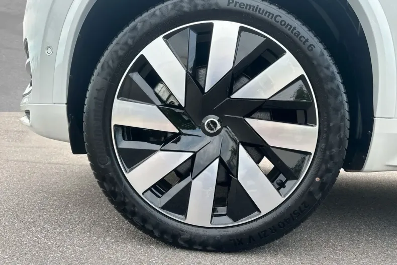 Volvo XC90 din 2024 cu 25.500 km - oferta VOL113674 - foto 2