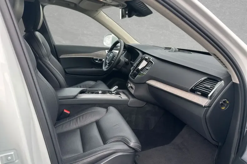 Volvo XC90 din 2024 cu 25.500 km - oferta VOL113674 - foto 4