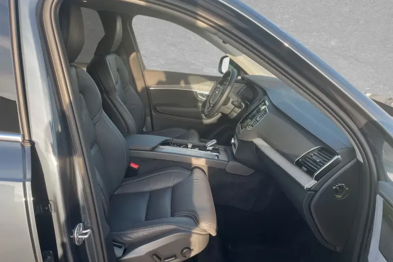 Volvo XC90 din 2024 cu 31.000 km - oferta VOL113676 - foto 4