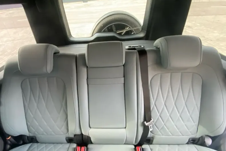 Mercedes-Benz G 63 AMG din 2025 cu 6.800 km - oferta MER113677 - foto 27