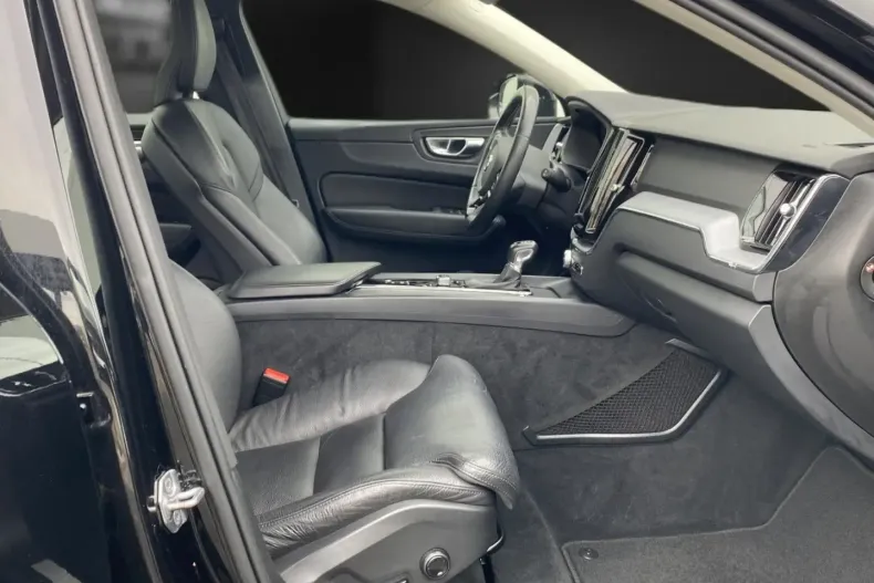 Volvo XC60 din 2020 cu 87.207 km - oferta VOL113680 - foto 15