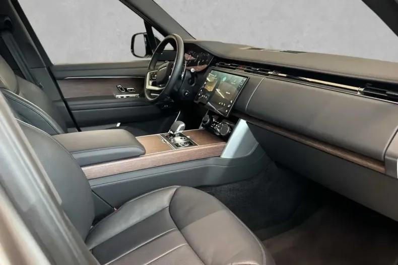 Land Rover Range Rover din 2023 cu 4.500 km - oferta LAN113686 - foto 3