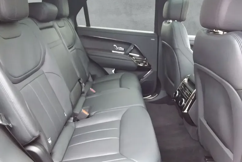 Land Rover Range Rover Sport din 2024 cu 11.682 km - oferta LAN113688 - foto 11