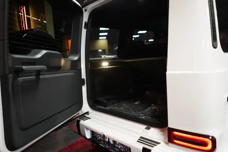 Mercedes-Benz G 63 AMG din 2025 cu 9.600 km - oferta MER113696 - foto 29