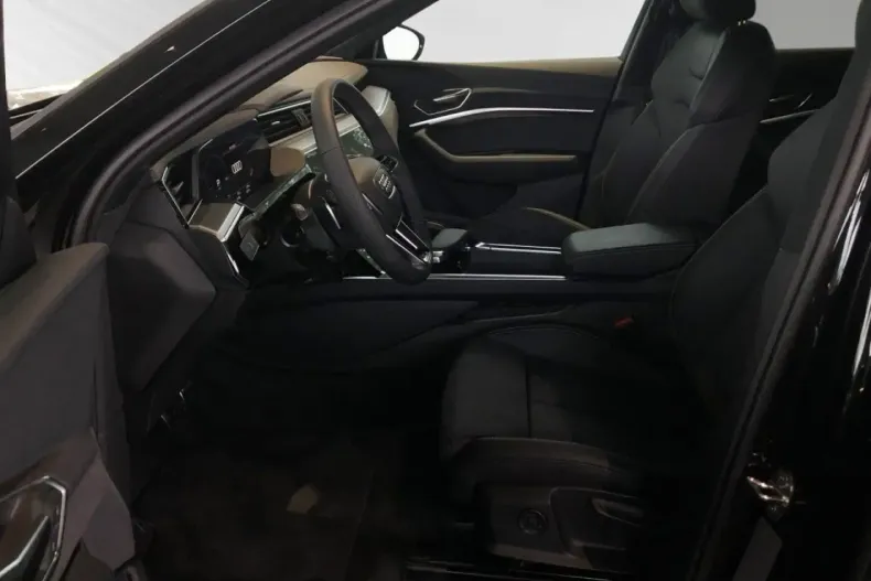 Audi Q8 e-tron din 2023 cu 17.900 km - oferta AUD113702 - foto 8