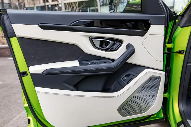 Lamborghini Urus din 2024 cu 15.000 km - oferta LAM113707 - foto 25