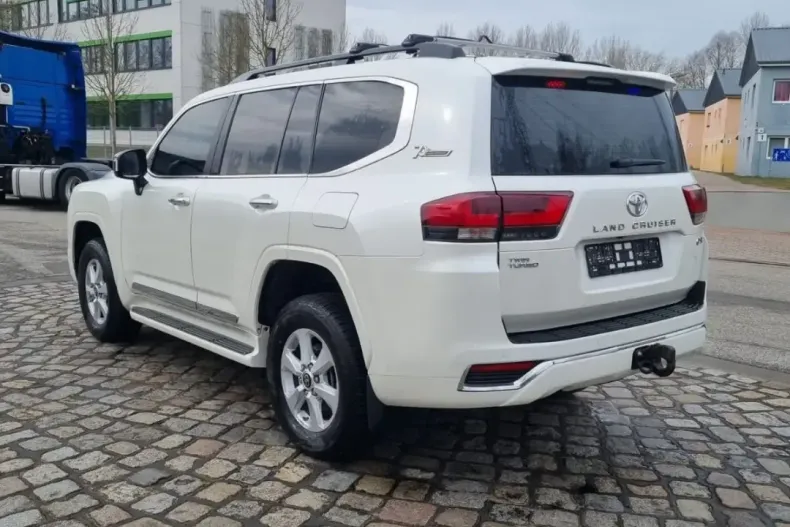 Toyota Land Cruiser din 2023 cu 3.000 km - oferta TOY113711 - foto 17