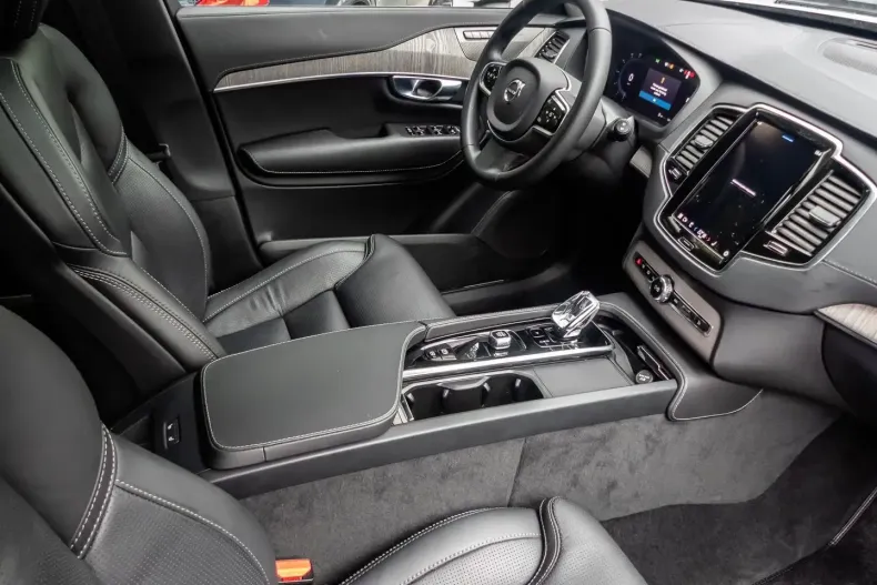 Volvo XC90 din 2023 cu 21.721 km - oferta VOL113712 - foto 5