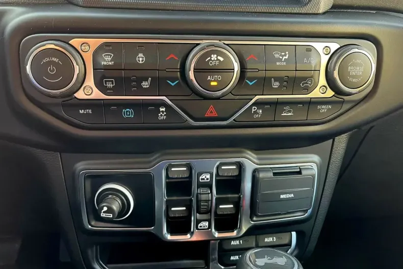 Jeep Wrangler din 2023 cu 30.000 km - oferta JEE113718 - foto 22