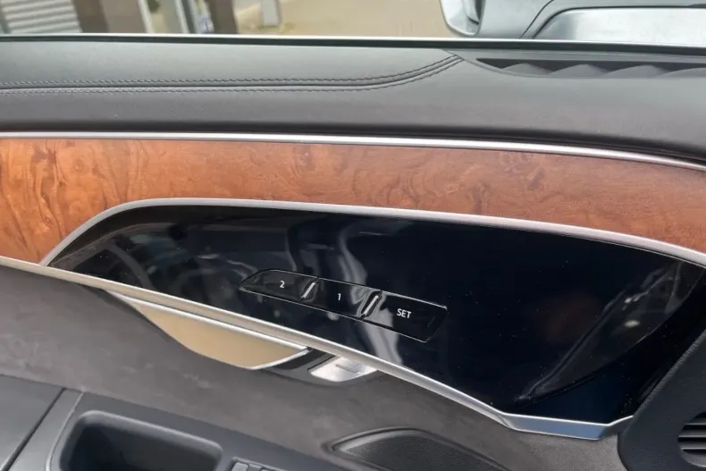 Audi A8 din 2020 cu 74.600 km - oferta AUD113723 - foto 8