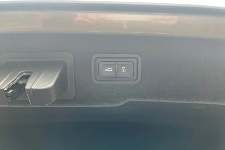 Audi A8 din 2020 cu 74.600 km - oferta AUD113723 - foto 26