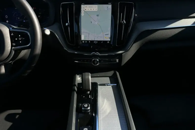 Volvo XC60 din 2024 cu 29.900 km - oferta VOL113752 - foto 11