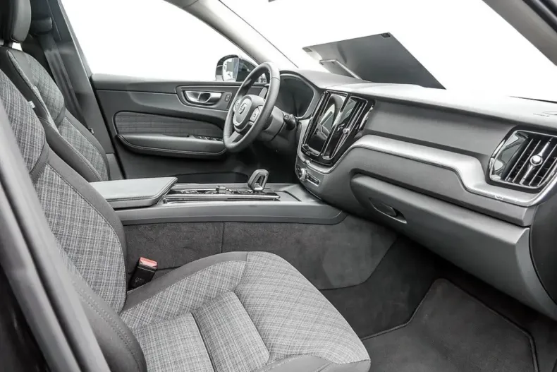 Volvo XC60 din 2024 cu 43.234 km - oferta VOL113753 - foto 5