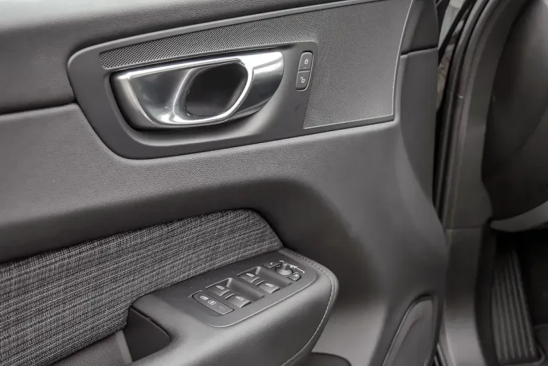 Volvo XC60 din 2024 cu 43.234 km - oferta VOL113753 - foto 17