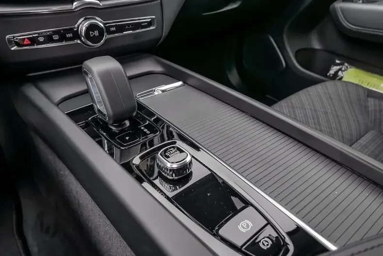 Volvo XC60 din 2024 cu 43.234 km - oferta VOL113753 - foto 25