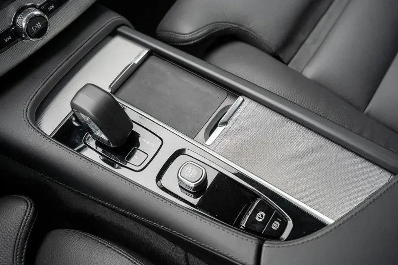 Volvo XC90 din 2024 cu 25.600 km - oferta VOL113756 - foto 19