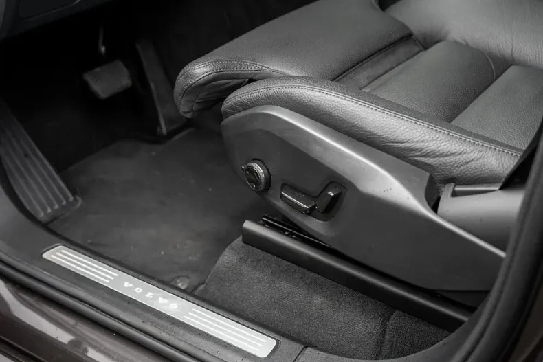 Volvo XC90 din 2024 cu 25.600 km - oferta VOL113756 - foto 26