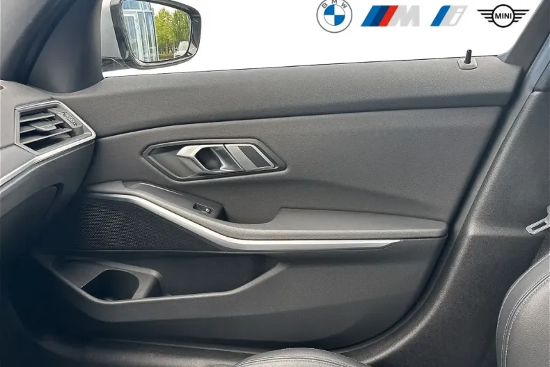 BMW 320 din 2022 cu 59.945 km - oferta BMW113784 - foto 11