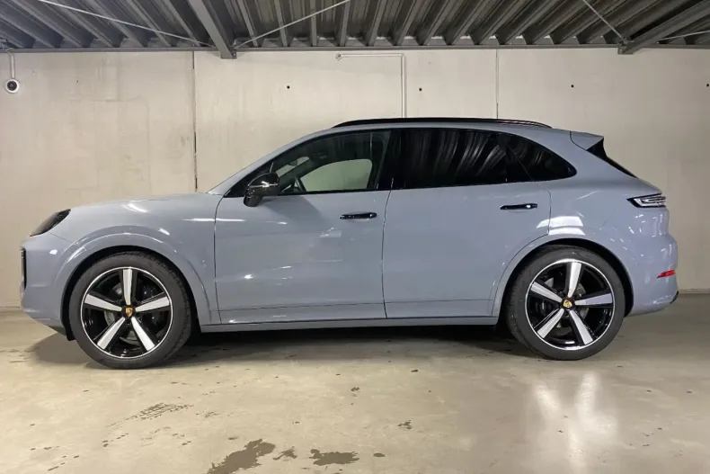 Porsche Cayenne din 2024 cu 29.500 km - oferta POR113792 - foto 3