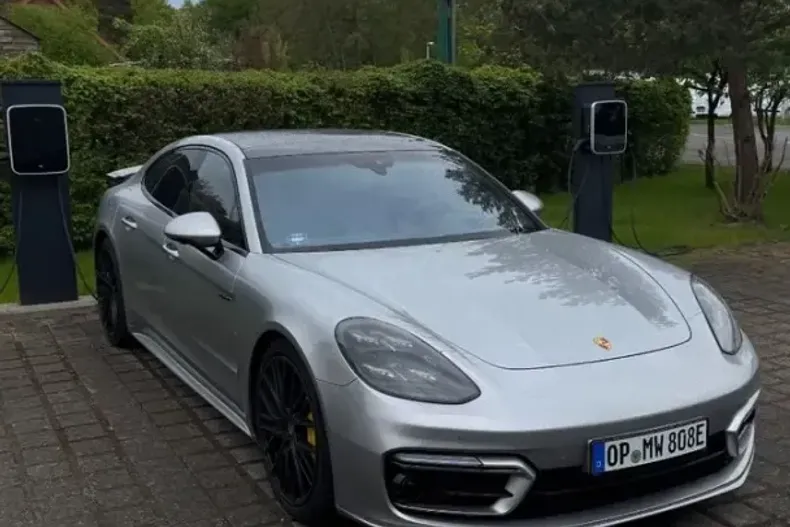 Porsche Panamera din 2021 cu 41.300 km - oferta POR113817 - foto 2