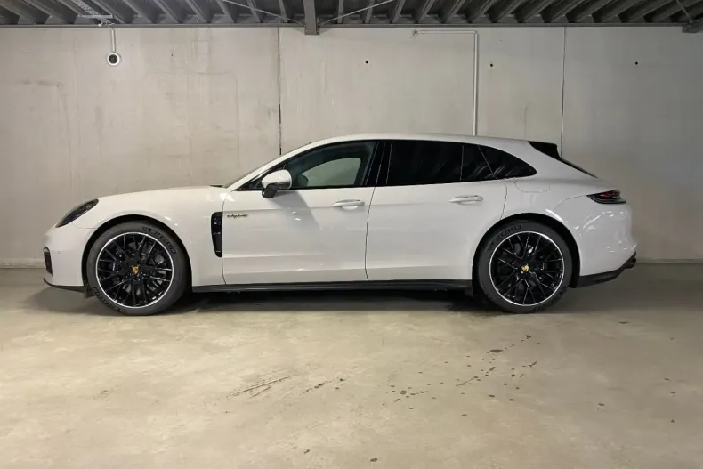 Porsche Panamera din 2023 cu 23.400 km - oferta POR113818 - foto 3