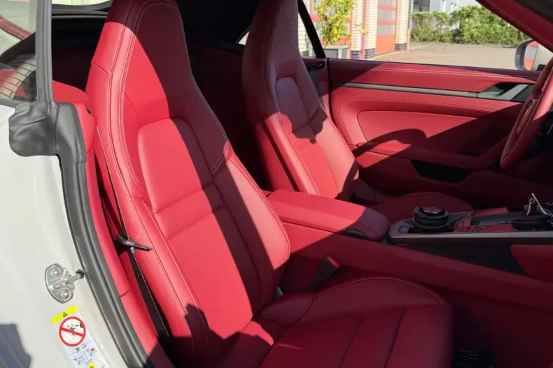 Porsche 911 din 2025 cu 200 km - oferta POR113822 - foto 6