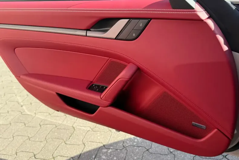 Porsche 911 din 2025 cu 200 km - oferta POR113822 - foto 8