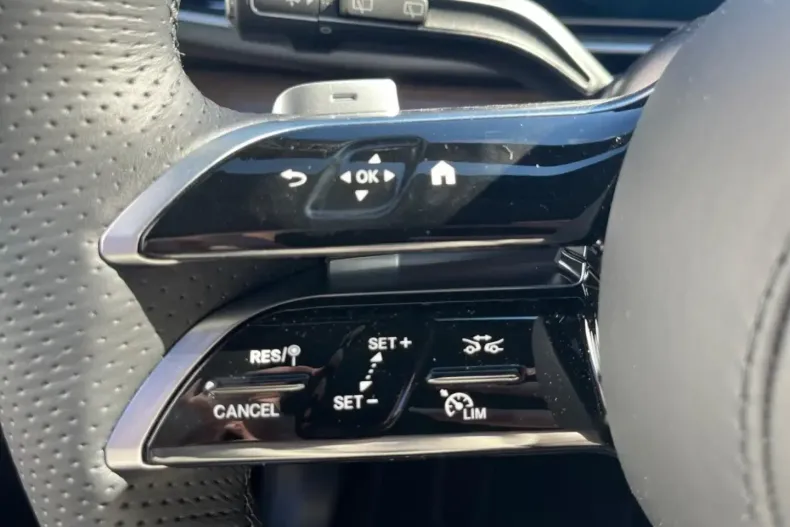 Mercedes-Benz GLS 450 din 2024 cu 5.000 km - oferta MER113870 - foto 20