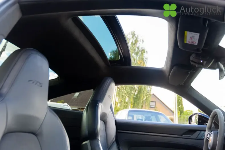 Porsche 911 din 2023 cu 13.000 km - oferta POR113886 - foto 13