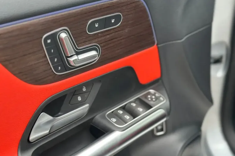 Mercedes-Benz GLA 45 AMG din 2024 cu 18.265 km - oferta MER113890 - foto 13